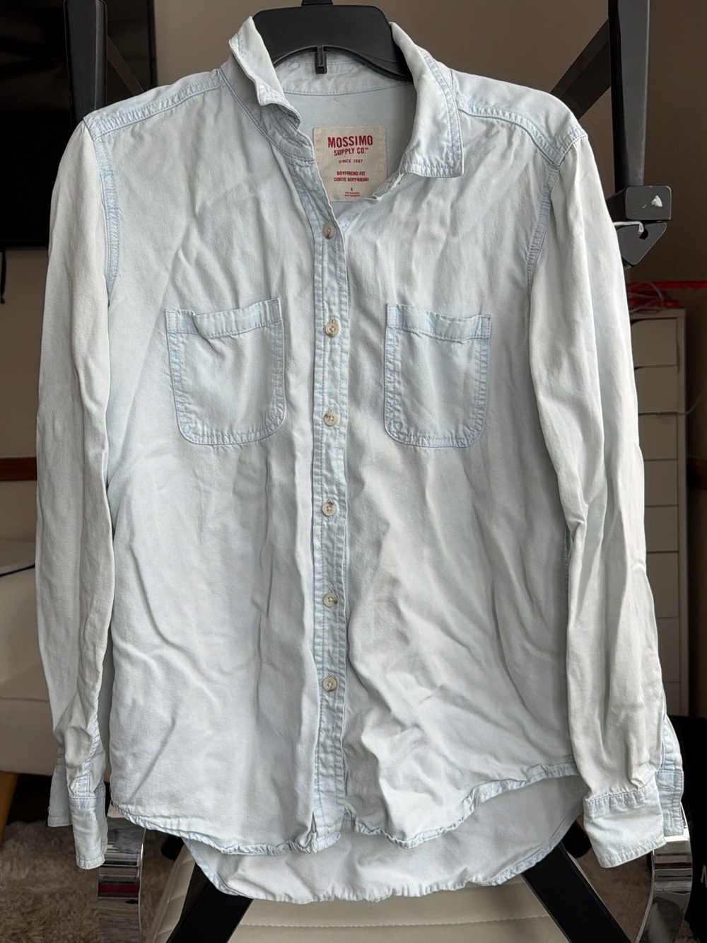 Mossimo boyfriend fit button down top